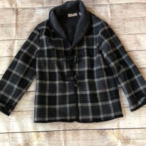 LT Sport wool blend vintage Petite flannel jacket. Size small petite.
